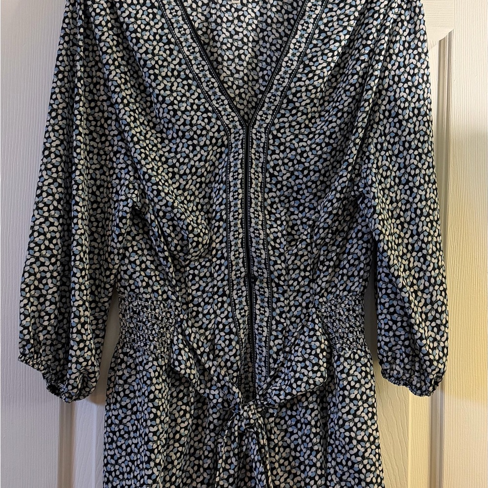 Max Studio Lady’s Blue, Black and White Floral Top. Make offer.